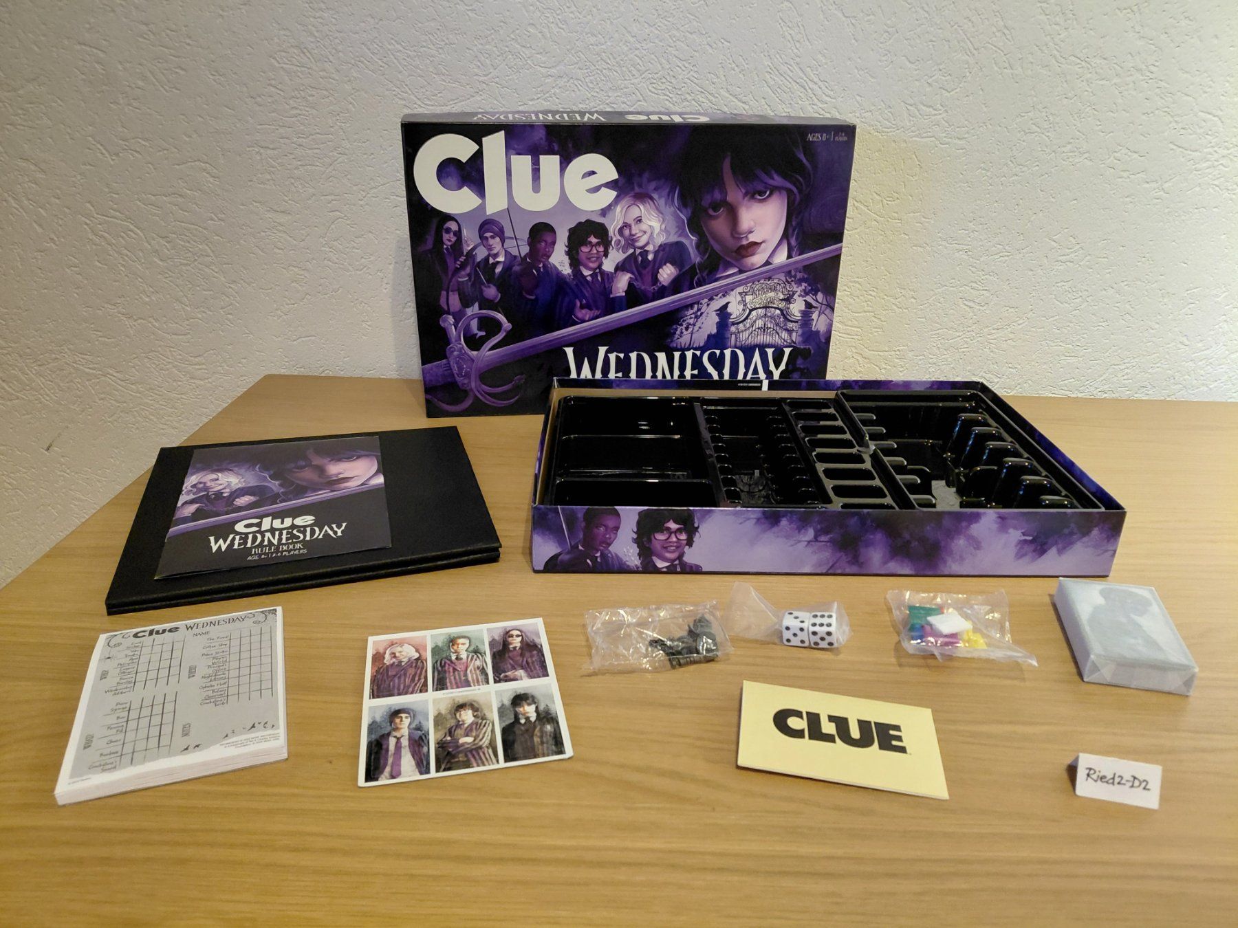 Giochi: Wednesday Clue English. NEW – Nuovo (secondo la descrizione) da La Chaux-de-Fonds venduto da Ried2-D2 2