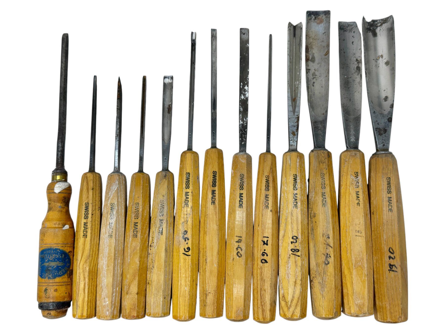 Swiss Tutti gli attrezzi: Lot 13 outils sculpture bois Swiss Made (gouges + ciseaux) – Usato da Cossonay-Ville venduto da Antiquora 7