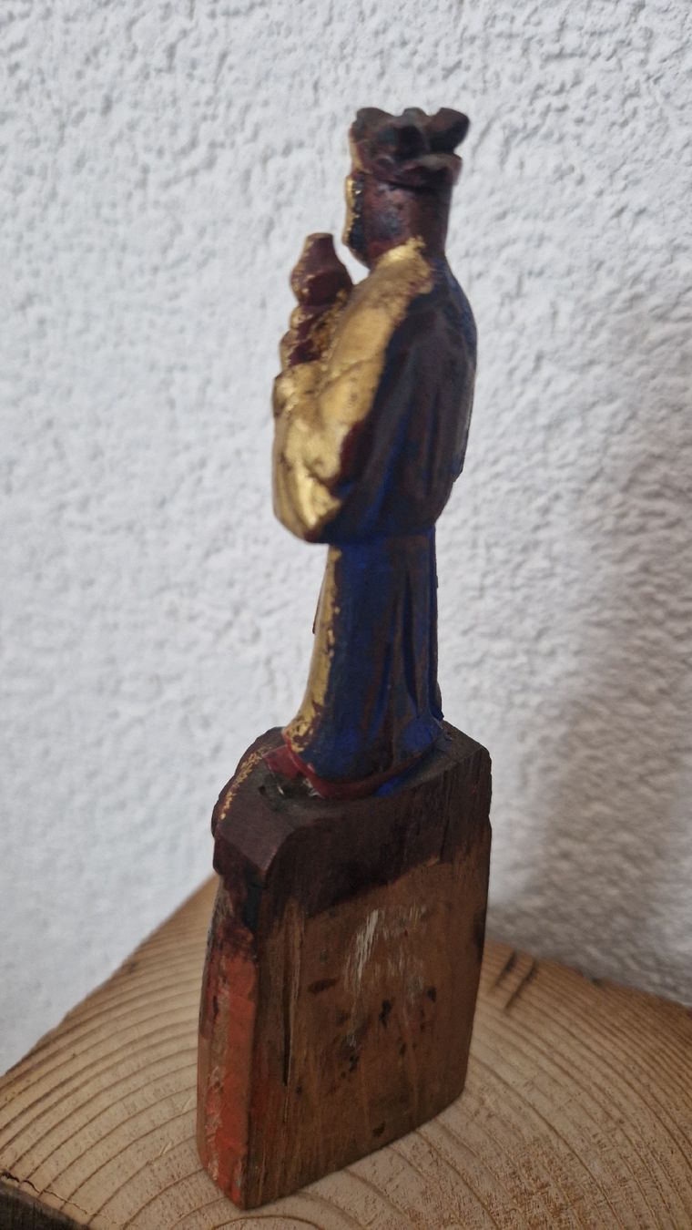 Statuette: Antike Holzfigur, handgeschnitzt & bemalt – Usato da Titterten venduto da Neleh82 1