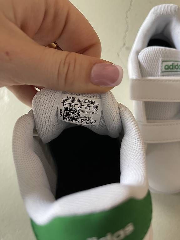 Adidas Scarpe per ragazzi: Neue Adidas Kinderschuhe Grösse 26 – Nuovo e nell'imballaggio originale da Zürich venduto da Fra_maj 3