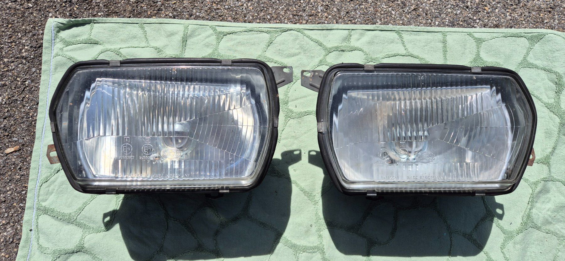 VW Fari: Passat B1 Frontscheinwerfer links und rechts. – Usato da Riggisberg venduto da Mahali04
