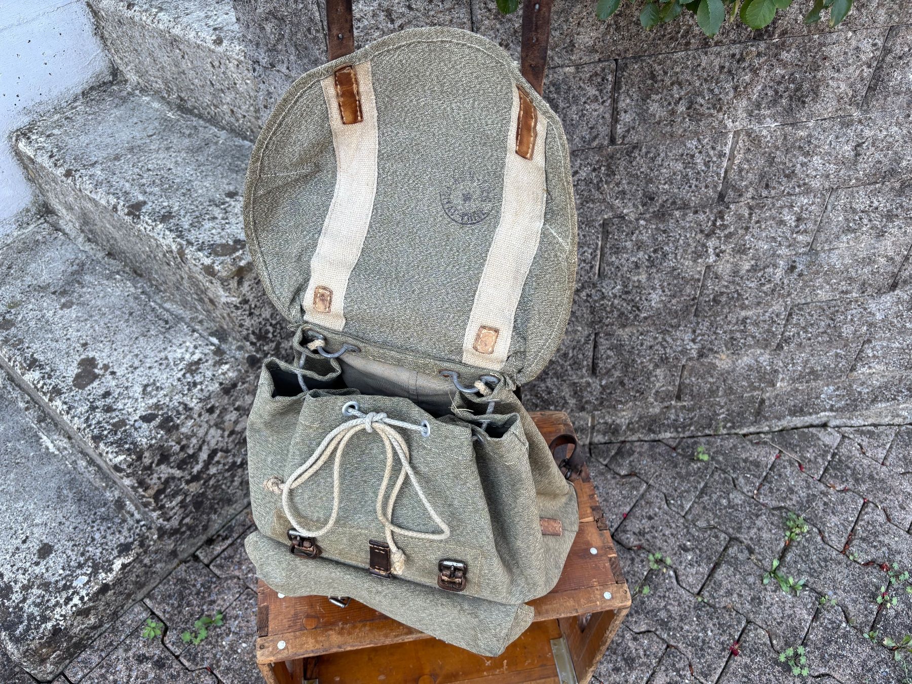 Schweizer Armee Zaini: schöner Schweizer Militär Rucksack – Usato da Feldbach venduto da Fea1 5