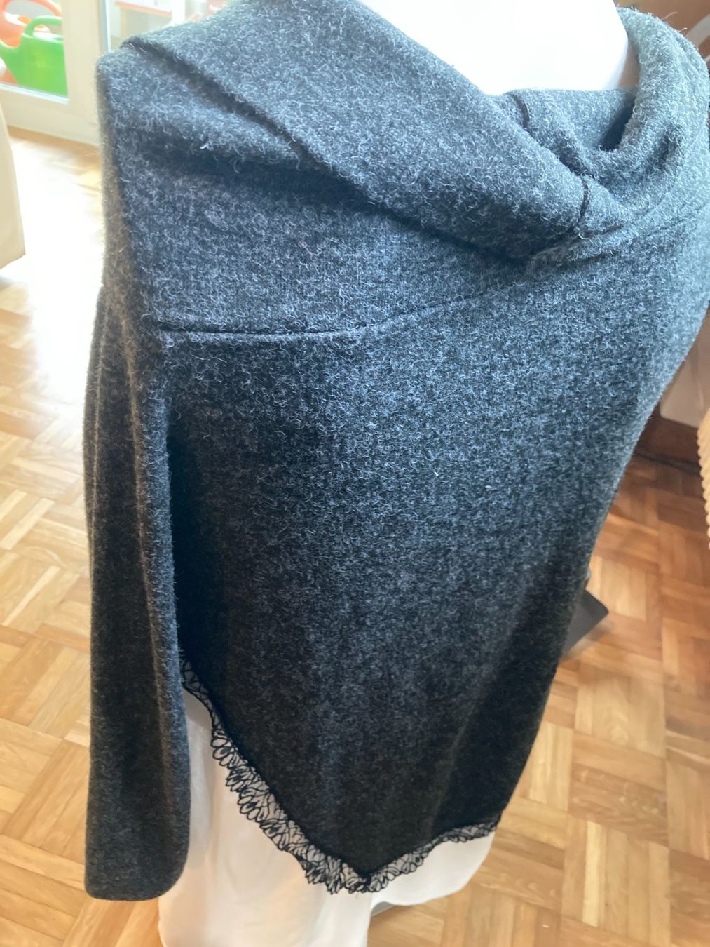 Pulls & Sweat-shirts: Pullover – D'occasion à Balsthal par dasesaro 1