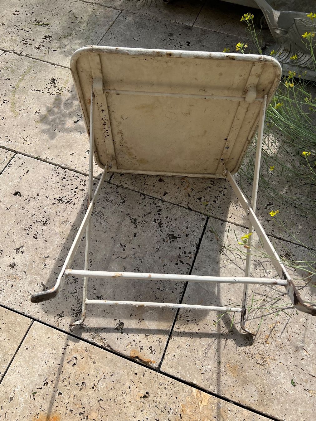 Tables: Klappbares antikes Eisentischchen klein – D'occasion à Wabern par La-Vitrine 5