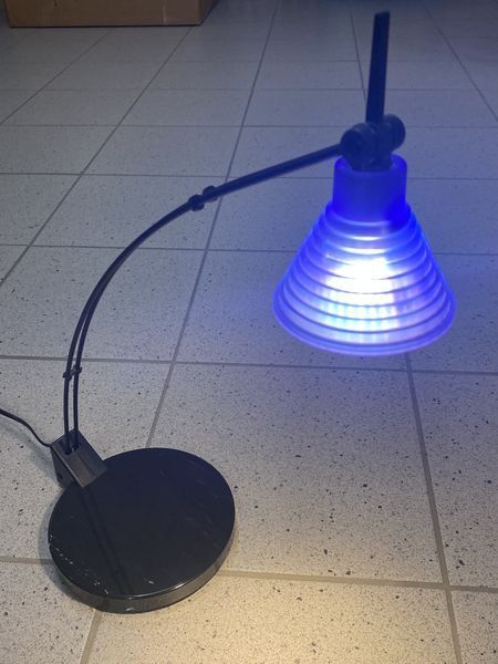 Lampade: HALOGEN TISCHLAMPE MIT BLAUER GLOSCHE UND MARMOR-SOCKEL – Nuovo (secondo la descrizione) da Mumpf venduto da PEPsPARADISE 4
