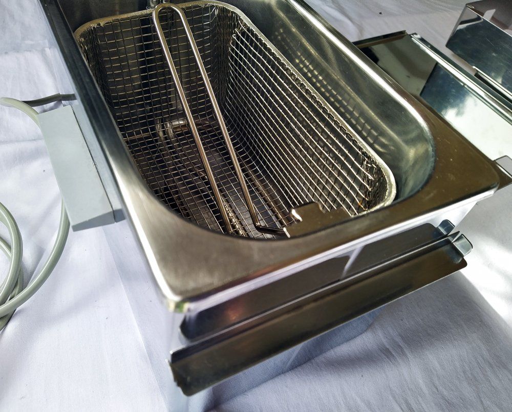 Frifri Appareils de cuisine: Friteuse FriFri – D'occasion à Morgins par Laurentcorinne 6