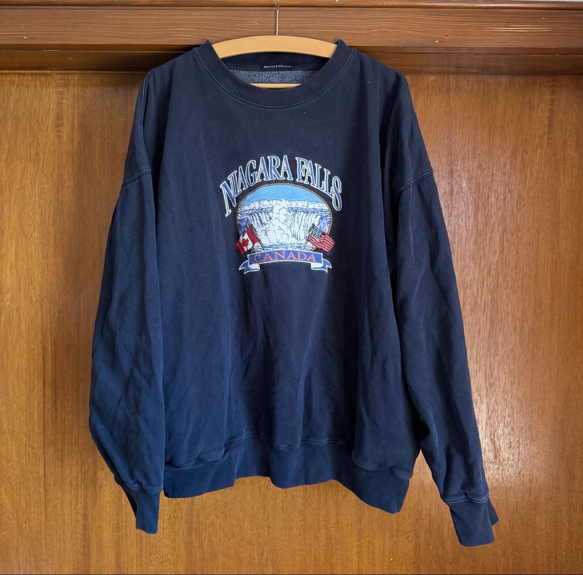 Brandy Melville Maglioni & Felpe: Brandy Melville Pullover Niagara Falls, Oversized M/L – Usato da Walchwil venduto da BackstageBruder