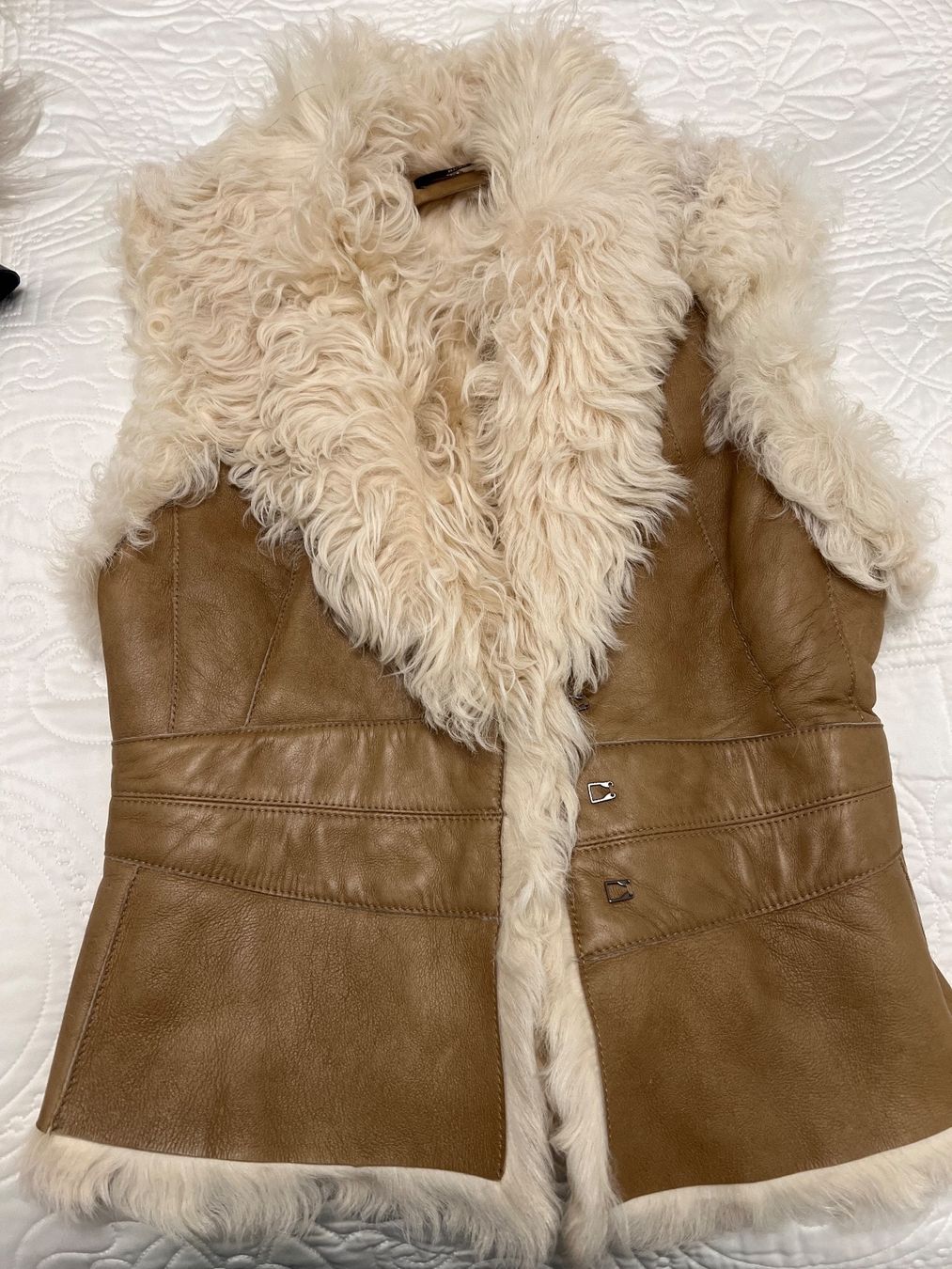 Hugo Boss Gilets & Westen: BOSS LAMMFELL GILET – Gebraucht aus Steinhausen von Mimirose114 2