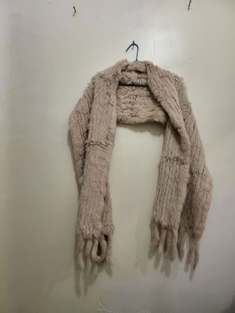 Écharpe en fourrure véritable beige, parfait pour l'hiver!