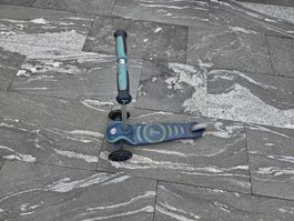 Kindertretroller blau gut erhalten