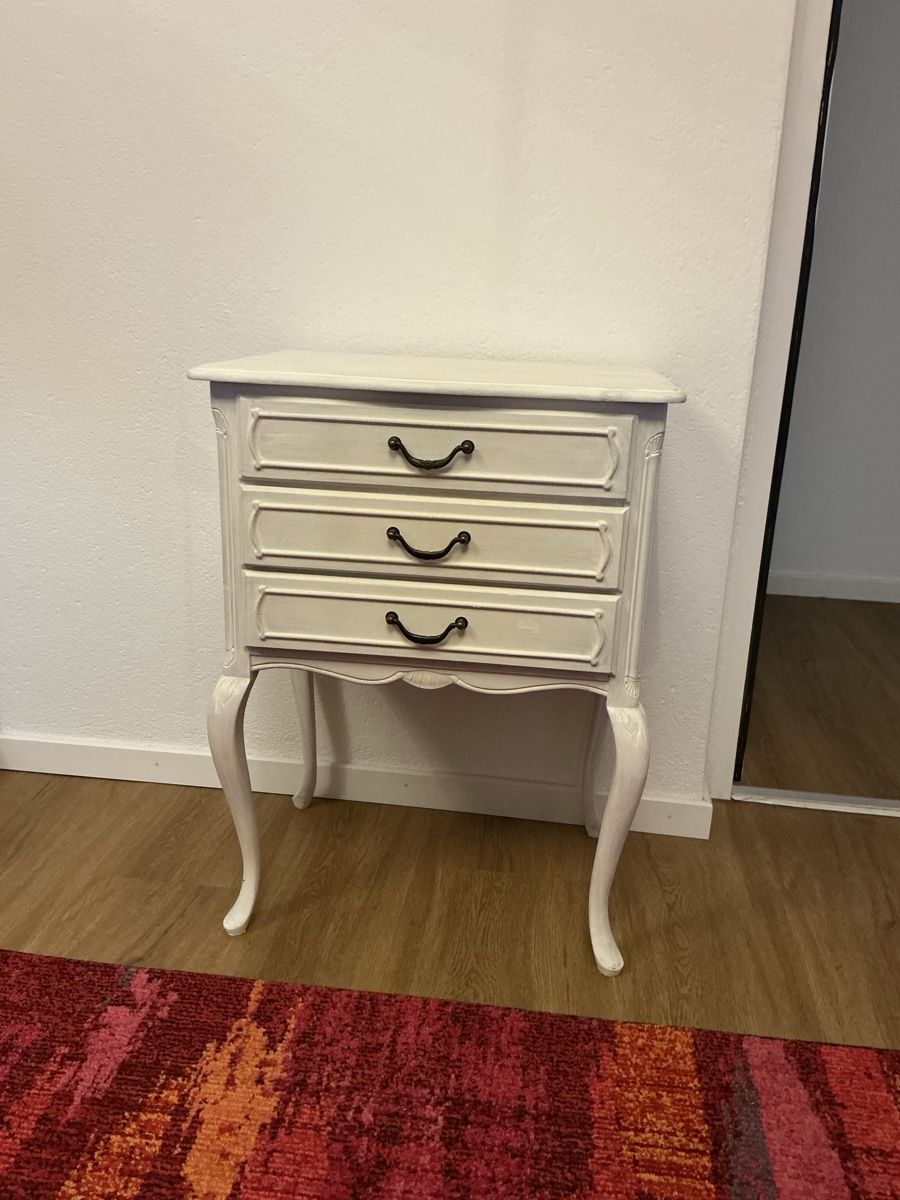 Comodini: Nachtisch/Kommode mit 3 Schubladen – Usato da Niederrohrdorf venduto da Geheimniss68 1