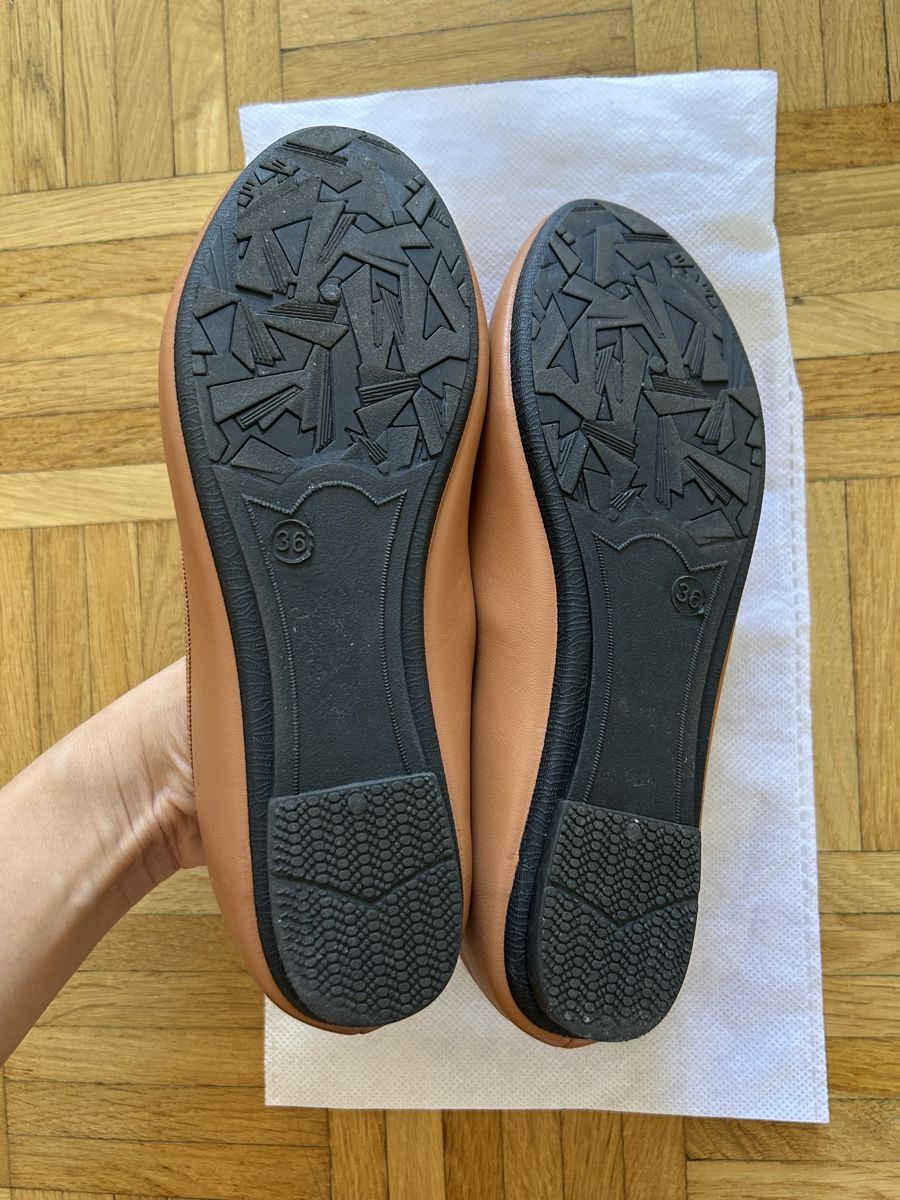 Scarpe da donna: Leather ballerinas - size 36 – Nuovo (secondo la descrizione) da Genève venduto da Shaaalll 2