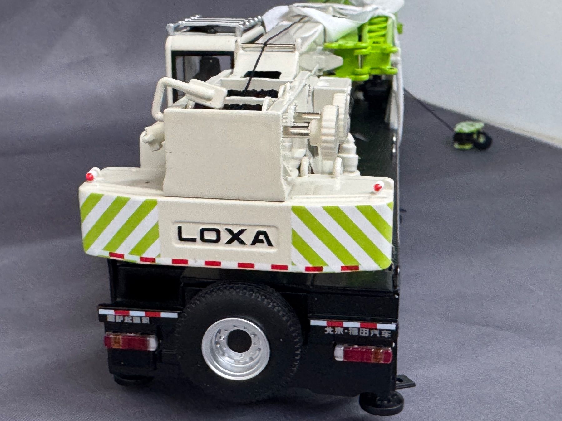 Modellbausätze & Standmodelle: LOXA 5305 Mobilkran Kranwagen – Neu und originalverpackt aus Luzern von aa43modelcars-Luzern 5