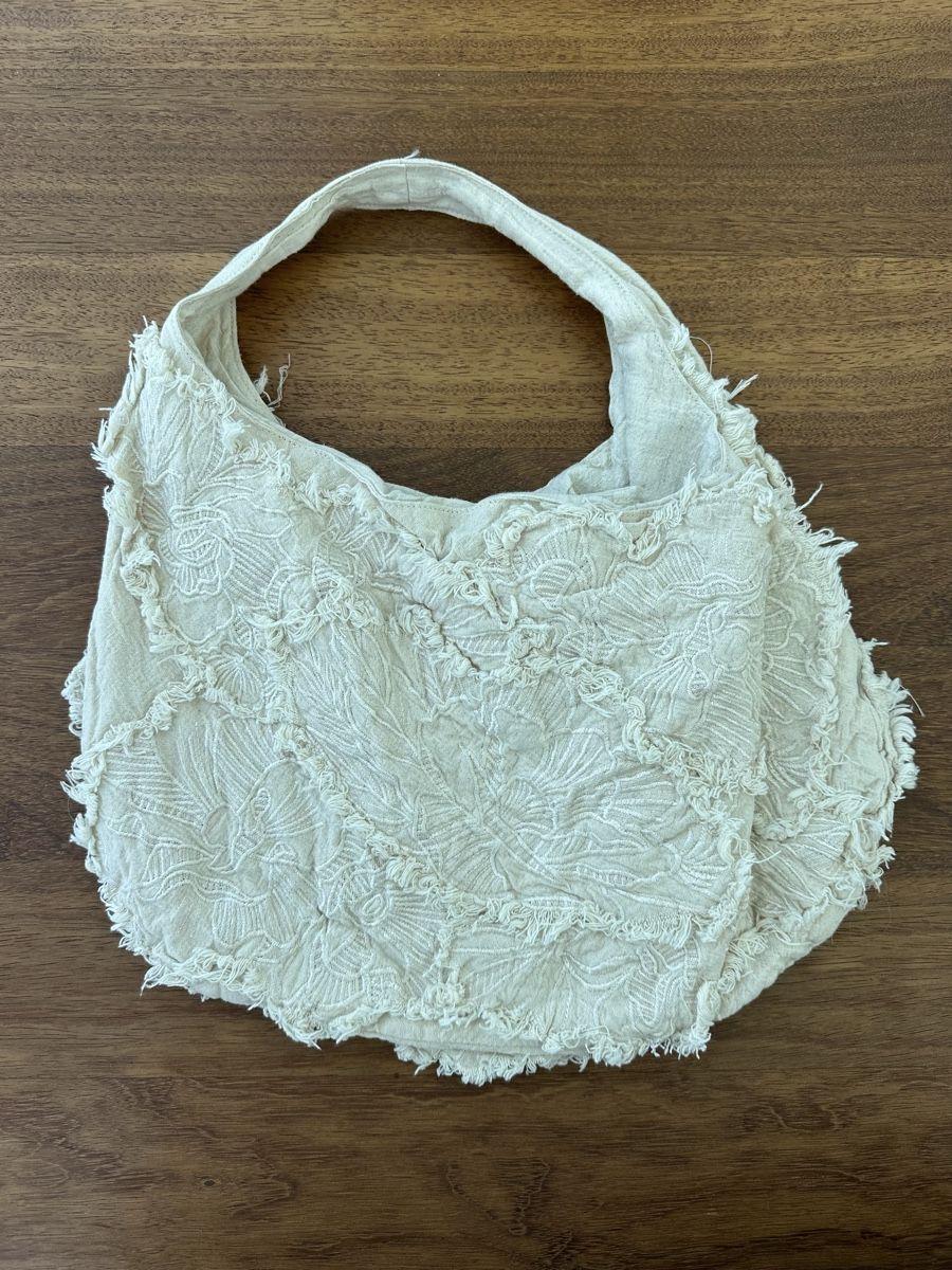 Zara Borse da donna: Zara flower embroidered shoulder bag – Usato da St. Niklausen LU venduto da lau_259n 2