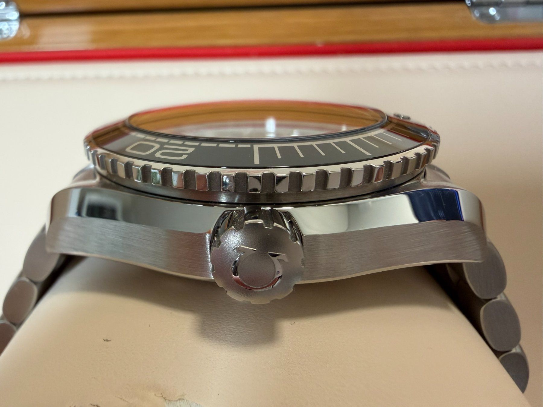 Omega Orologi: SEAMASTER PLANET OCEAN 600M 43,5 mm – Usato da Zeihen venduto da Heidi021 1