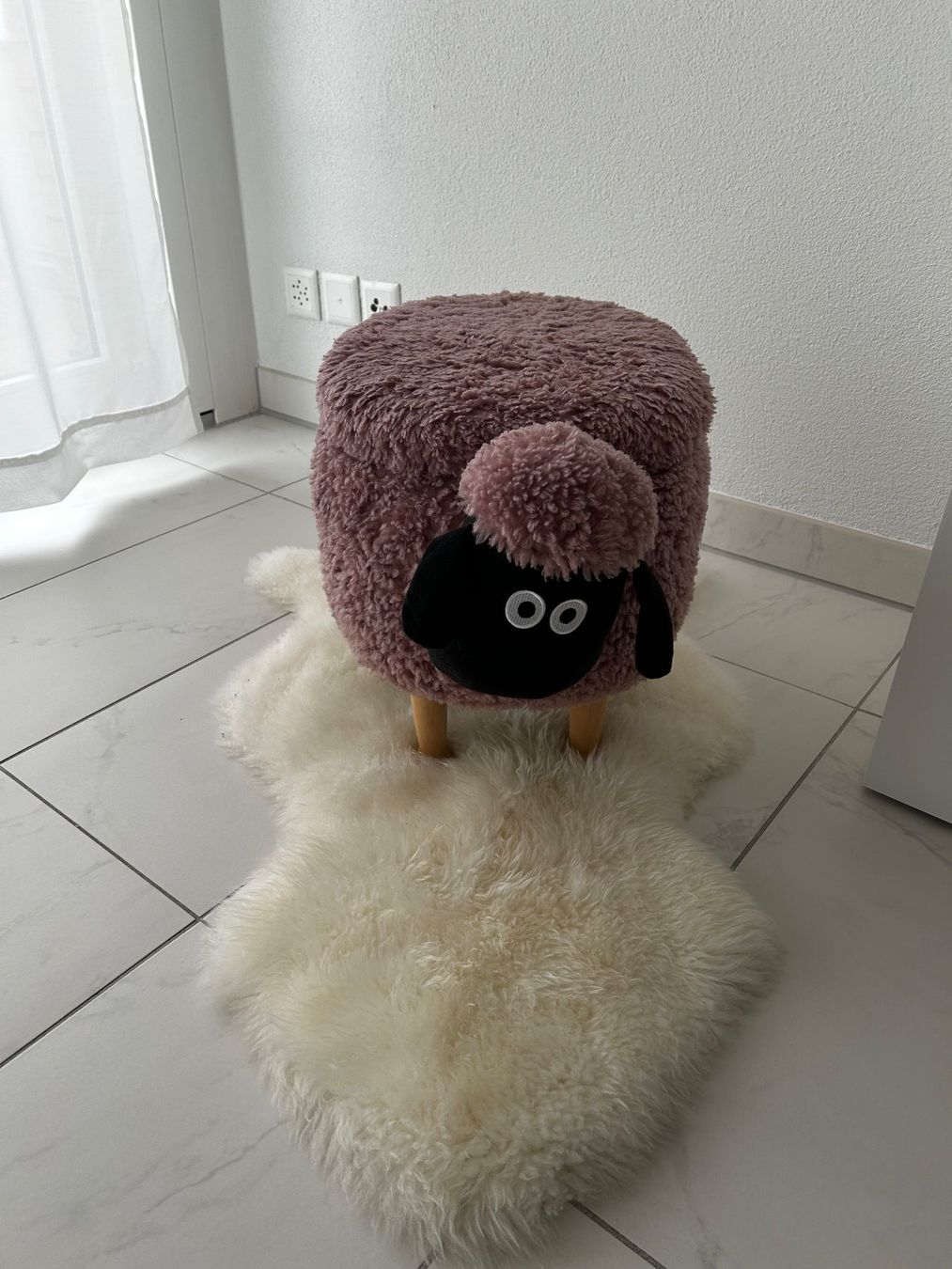 Beliani Sgabelli: Tierhocker mit Stauraum SHEEP Stoff Rosa Schaf – Usato da Oberrohrdorf venduto da Phil_X