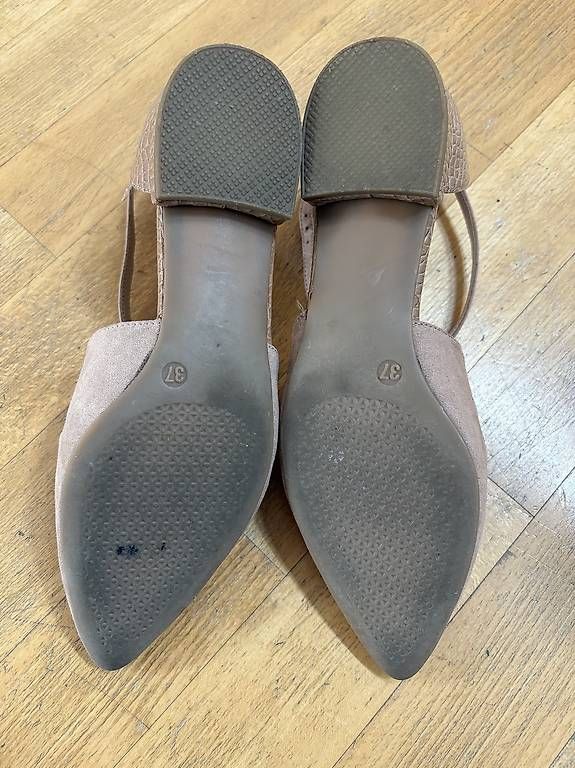 Scarpe da donna: Damenschuhe Grösse 37 – Usato da Biel-Benken BL venduto da AngiSchaefer 2
