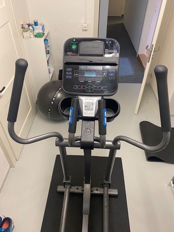 Life fitness e1 track connect hot sale