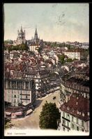 AK Lausanne, Vue générale avec cathédrale et toits de la vil