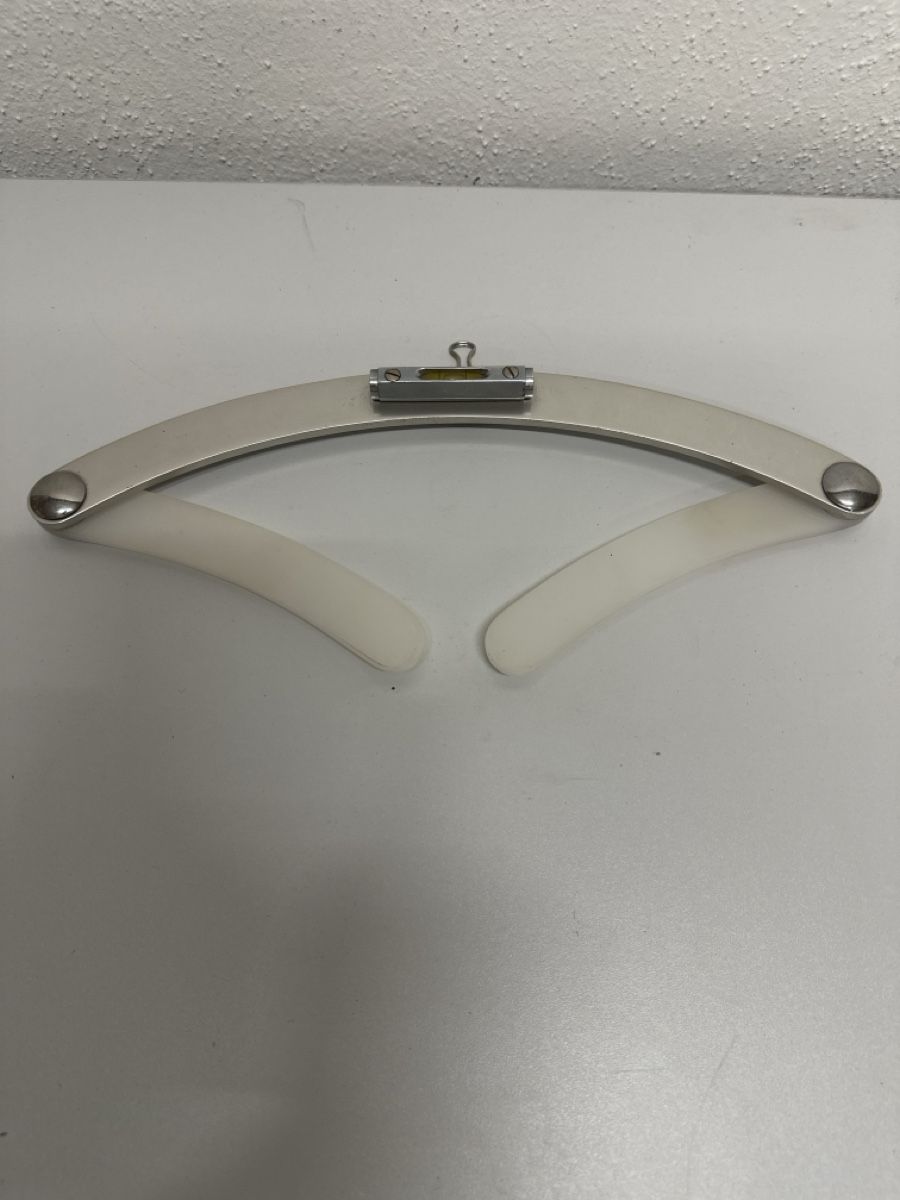 Attrezzature mediche: Hip Leveling Guide – Nuovo (secondo la descrizione) da Elsau venduto da MANWITHVAN 2
