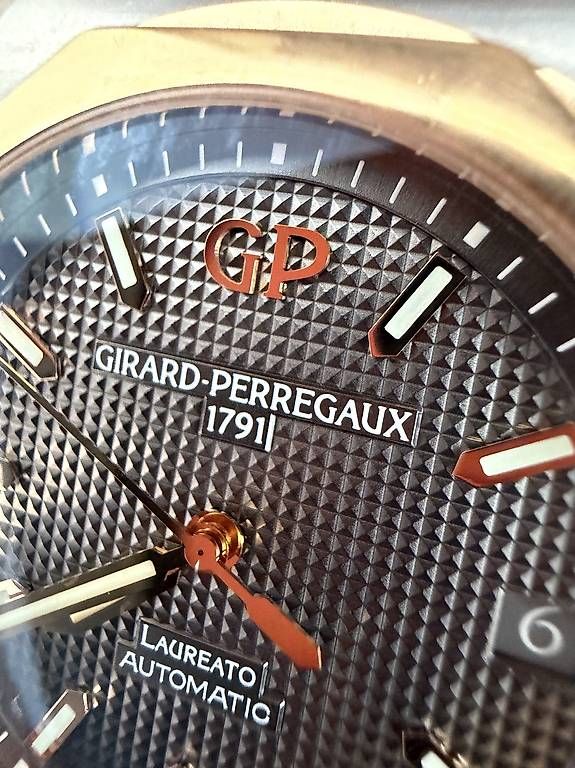 Girard-Perregaux Orologi: Girard Perregaux Laureato – Usato da Zürich venduto da timeio-swapwatch 3