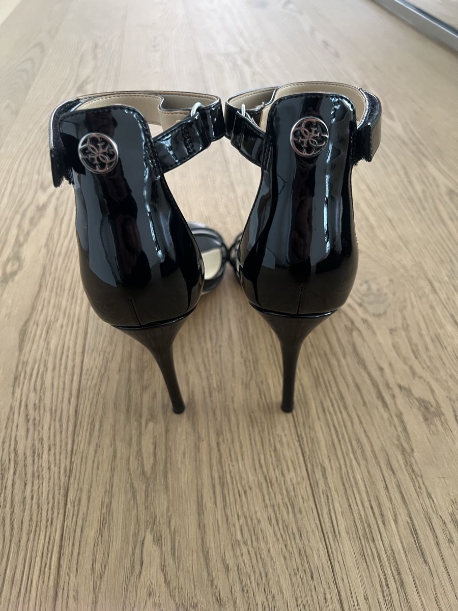 Guess Damenschuhe: Guess High Heels Gr. 38 Schwarz Lack Leder – Gebraucht aus Düdingen von Joeymoey 1