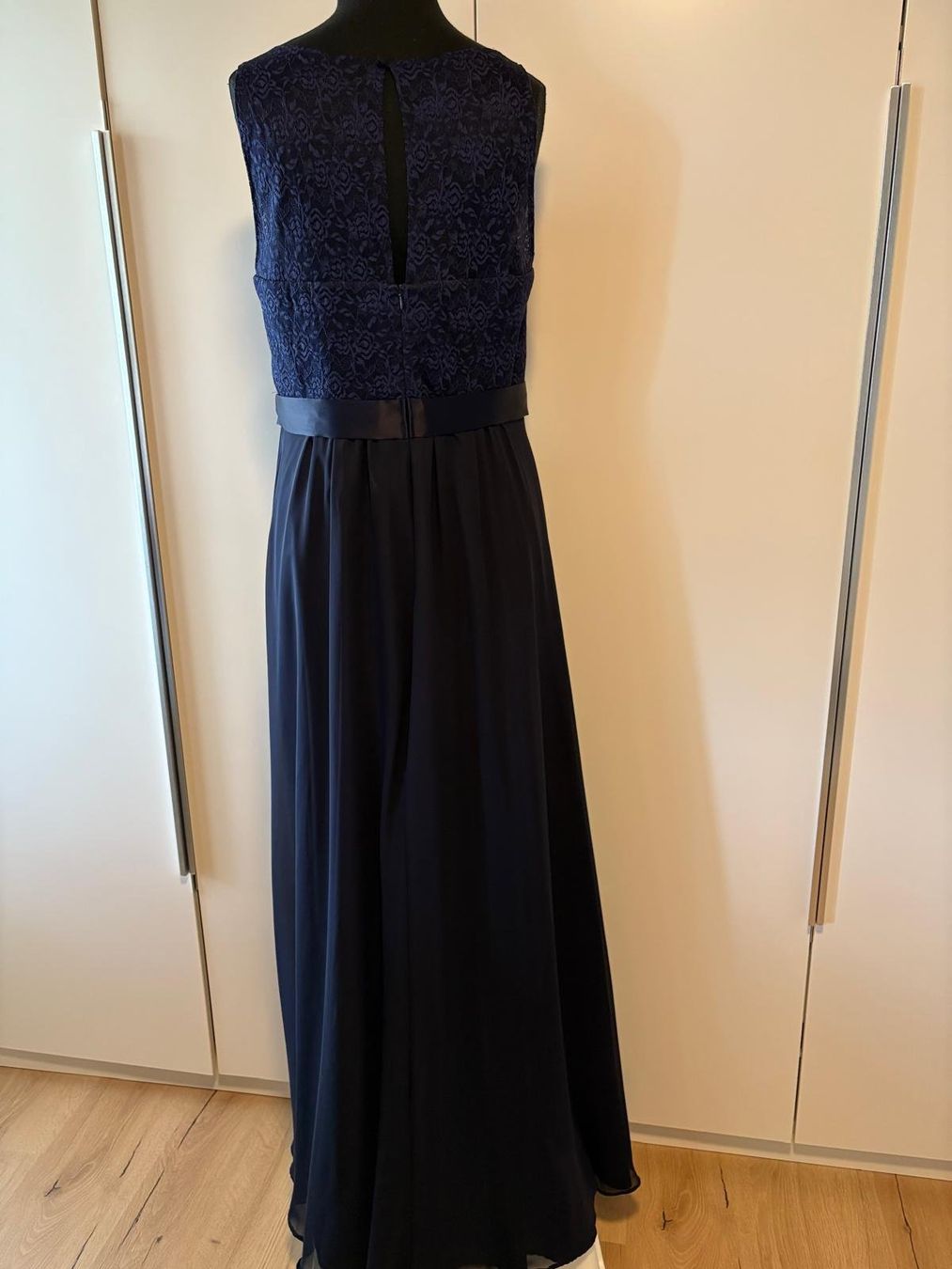 Vestiti: Elegantes Abendkleid dunkelblau Gr. 44 – Usato da Hägglingen venduto da Katja79 1