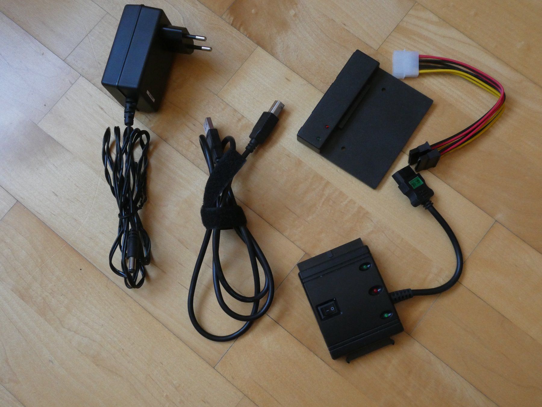 Docking station: CD Laufwerk mit Dockingstation – Usato da Muntelier venduto da Rwc 6