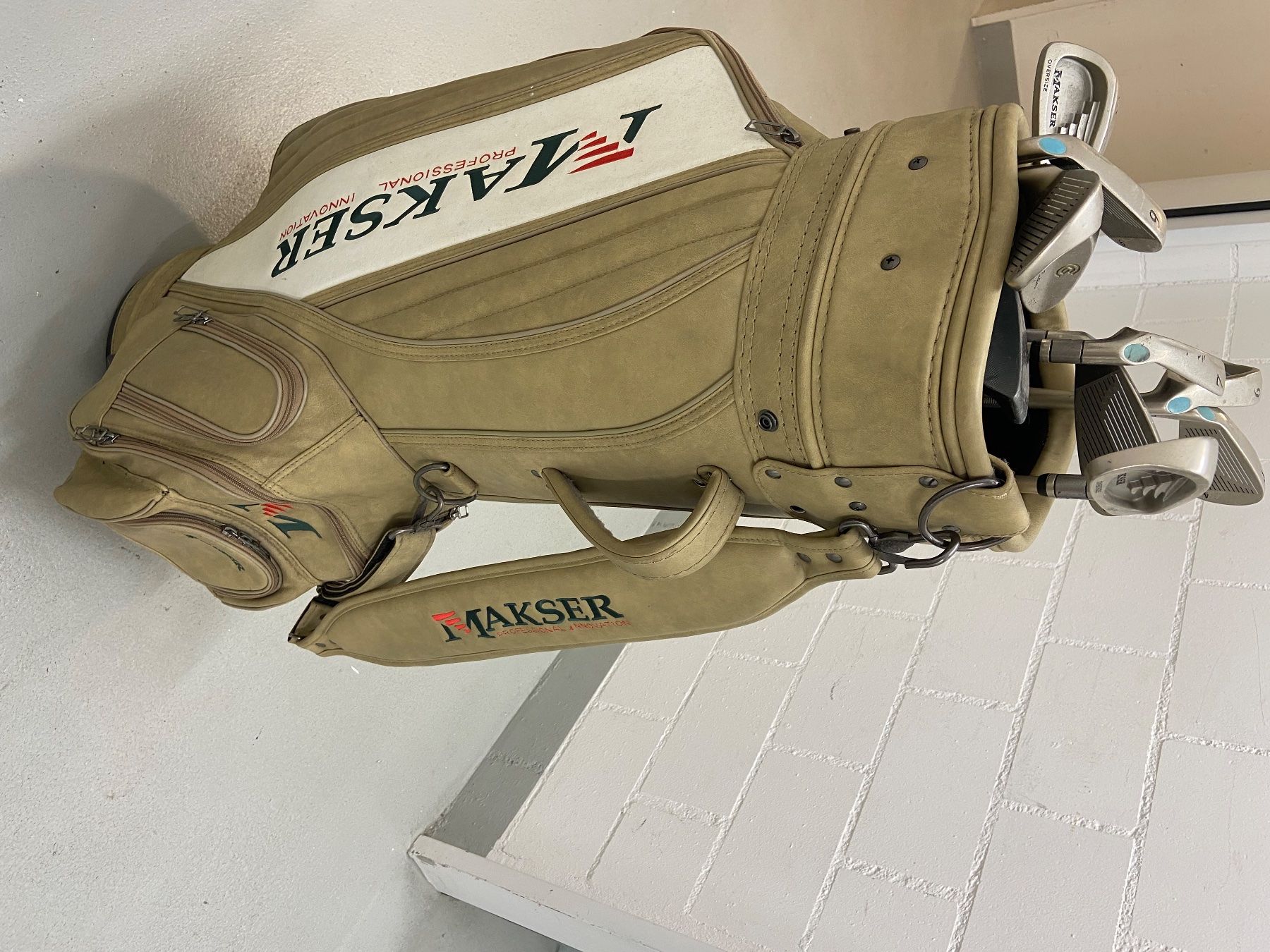 Clubs & Sets: Golfset inkl. Tasche, Bälle und Handschuhe – D'occasion à Unterengstringen par bar_rh5f 6