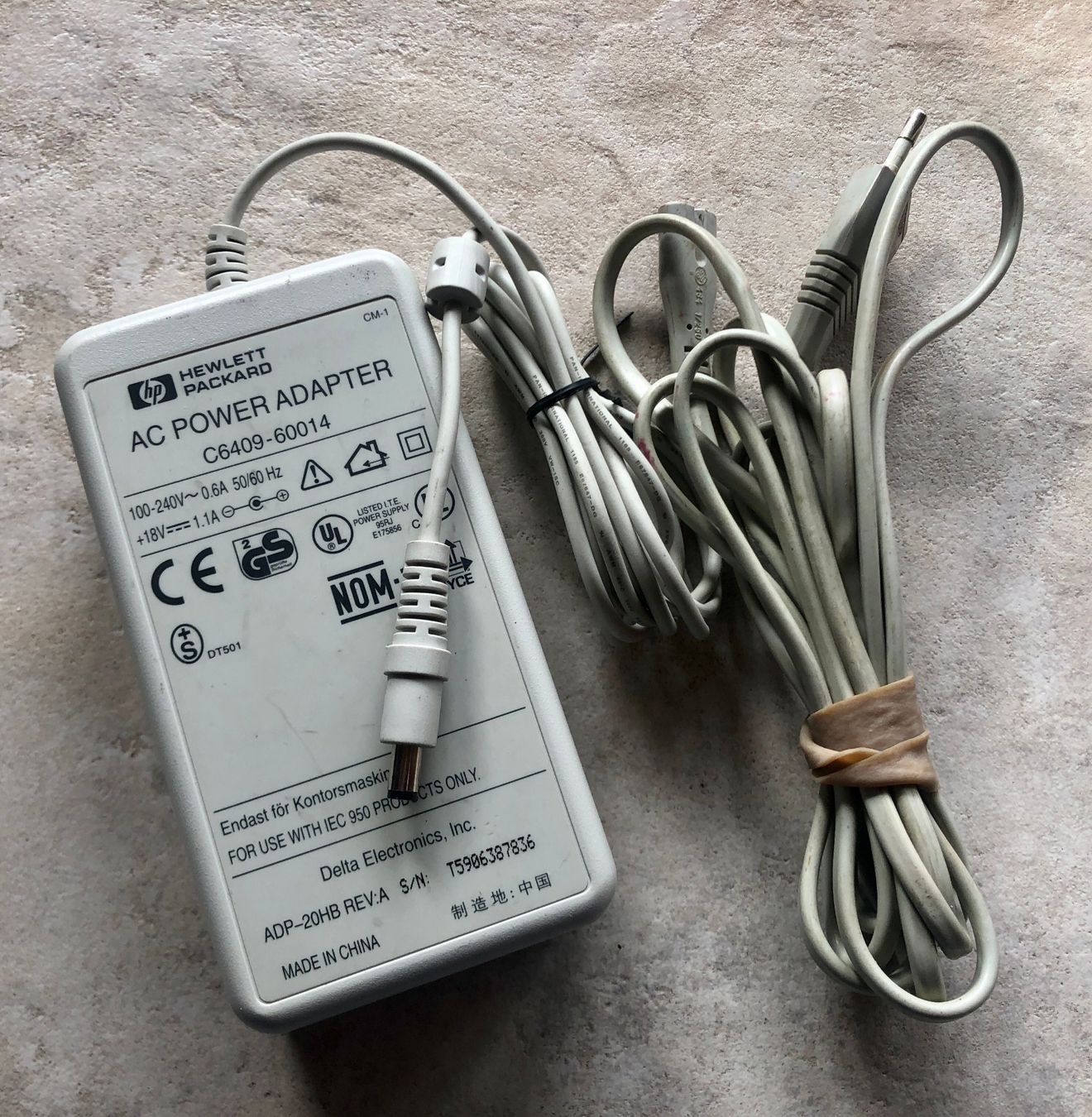 Hewlett Packard Caricabatterie: HP Netzteil, 18V 1.1A, C6409-60014, Orginal – Usato da Saas-Grund venduto da GarageSaleToday