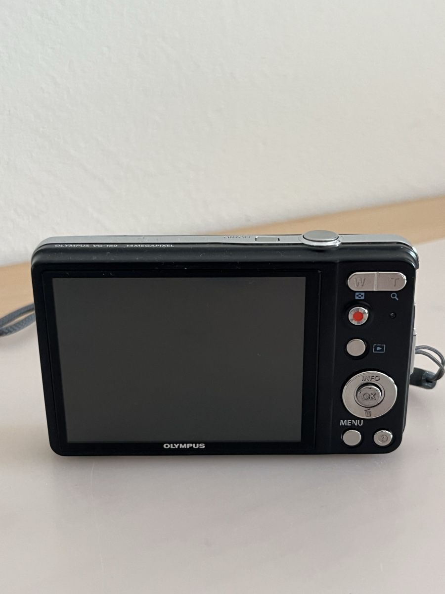 Olympus Kamera: Olympus Digitalkamera VG-160 – Gebraucht aus Giswil von maloouu86 1