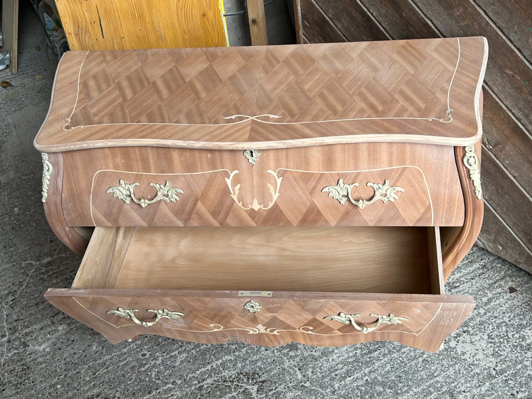 Cassettiere: ART 1146-L Commode marquetée sablé – Usato da Pont-La-Ville venduto da BCMGLEAL 3