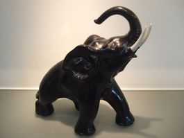 Elefant aus Keramik, Porzellan, ca. 24 x 23 x 11 cm