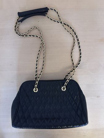 Vintage Leder Tasche gesteppt Goldkette schwarz