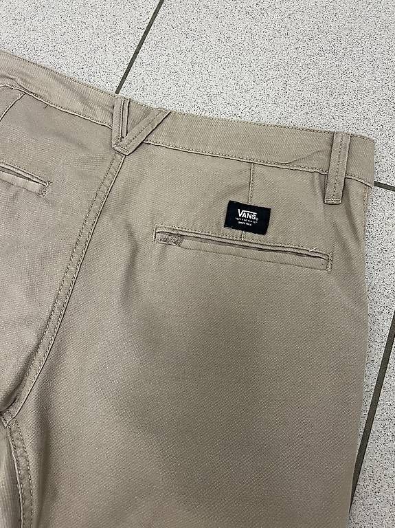 Pantaloni: VANS Authentic Chino Beige – Usato da Effretikon venduto da kia_c6fv 2