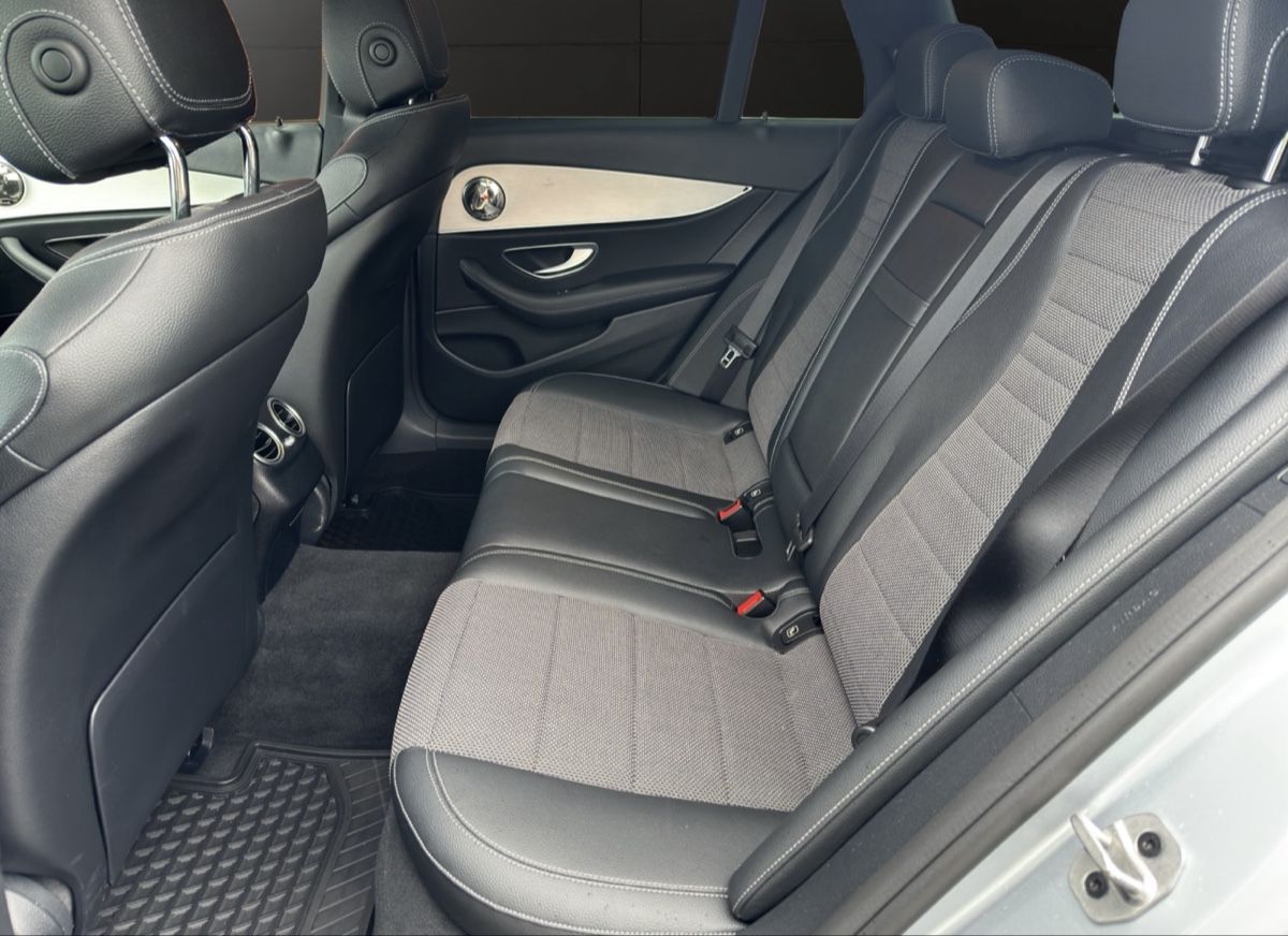 Mercedes-Benz Automobili: Mercedes-Benz E220d T Avantgarde 9G – Usato da Sennwald venduto da elegance_cars 9
