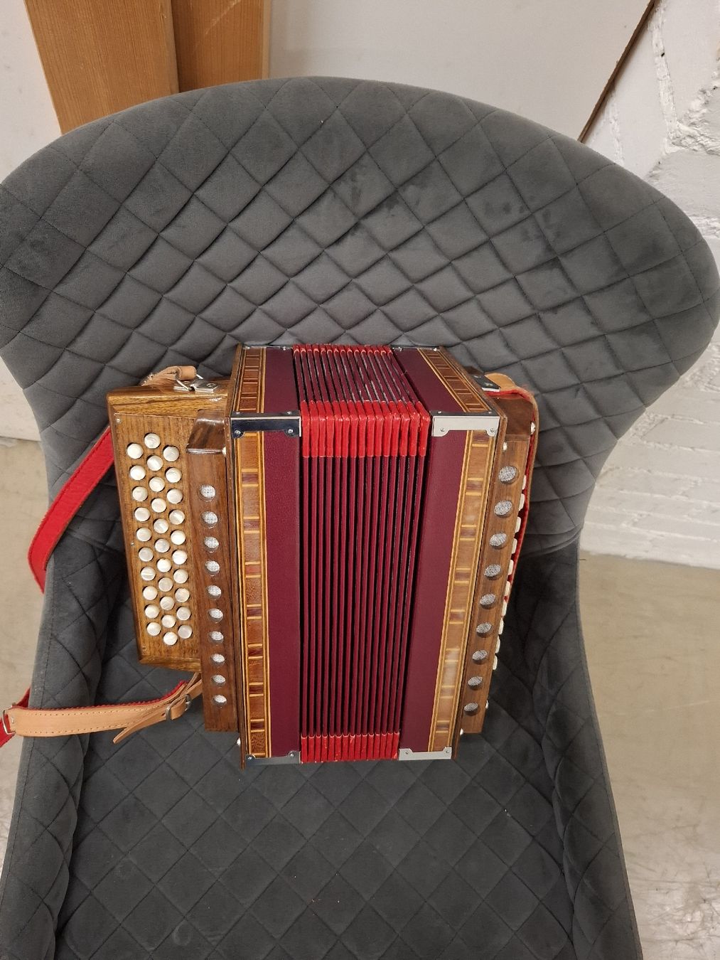 Strumenti musicali: 2 chorig schwyzerorgeli – Usato da Villeneuve venduto da BibiVintage 5