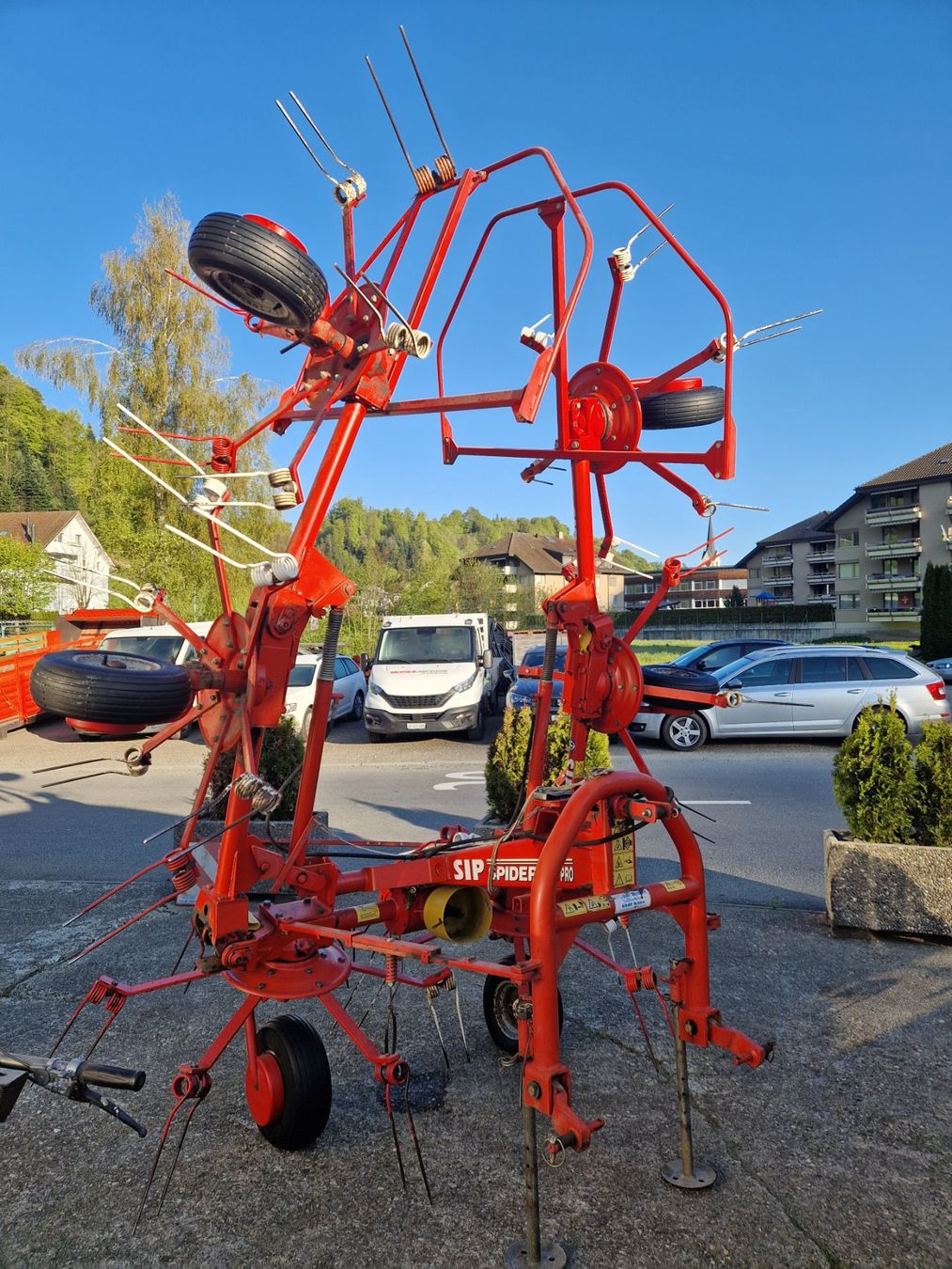 Tutte le macchine: Kreiselheuer SIP 685 – Usato da Menznau venduto da 6122