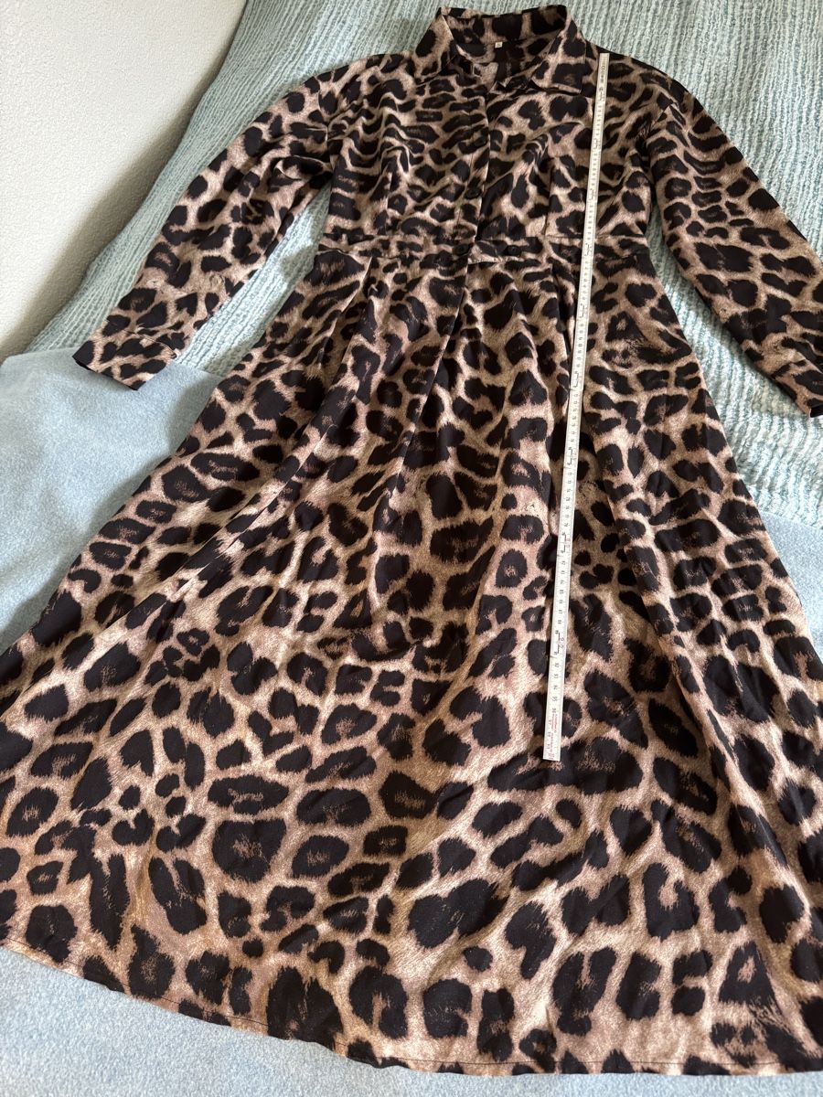 Kleider: Leoparden-Print Blusenkleid, Gr. S – Gebraucht aus Saas-Fee von omn_5qkz 5
