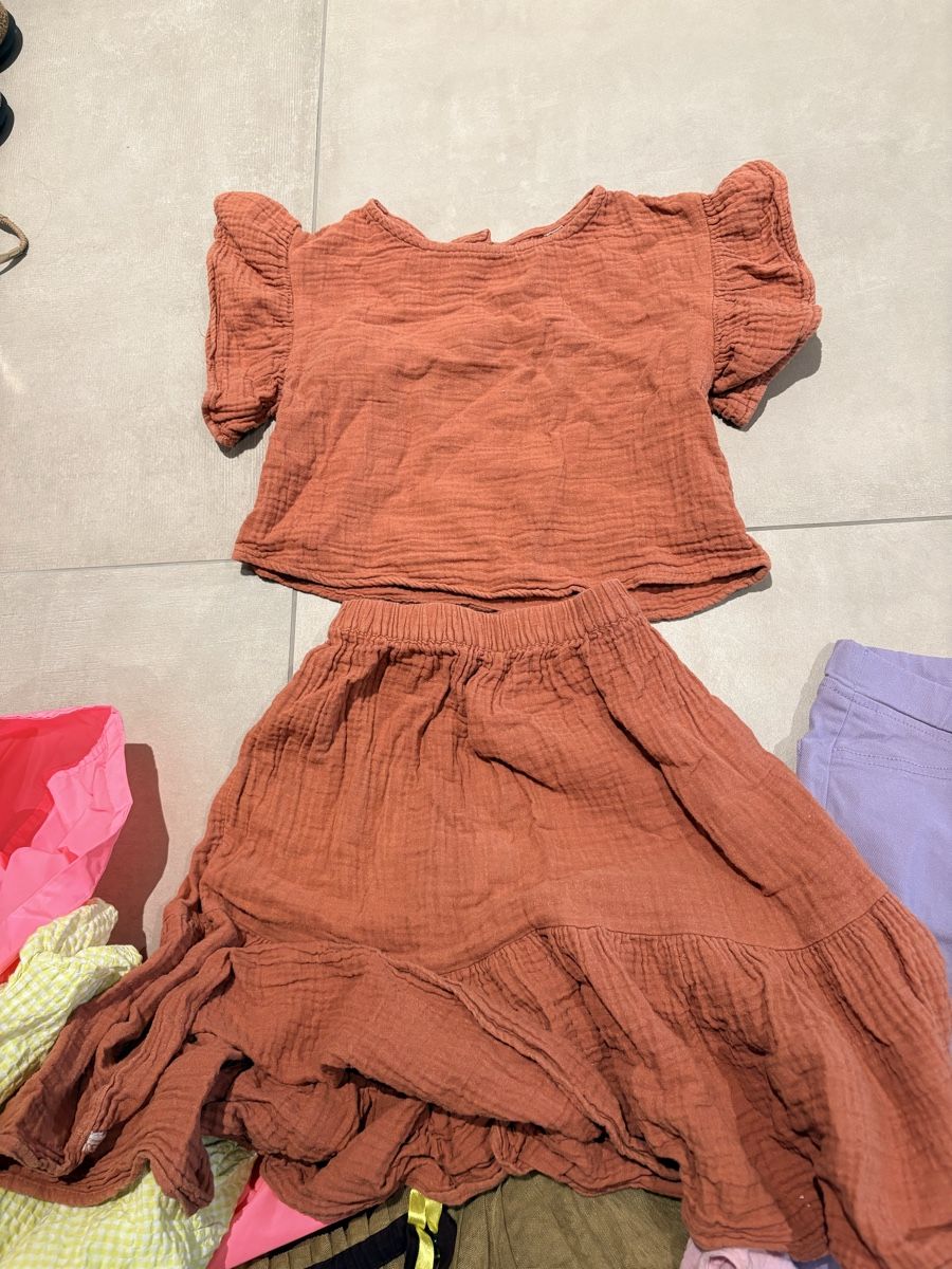 H&M Kleiderpakete & -sets: Mixed Girls Clothing Bundle Assorted Items – Gebraucht aus Binningen von chr_g6n2 6