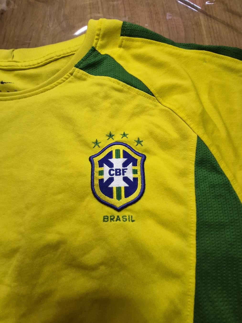 Leibchen & Hosen: Fussballtrikot Brasilien – Gebraucht aus Immensee von modi2000