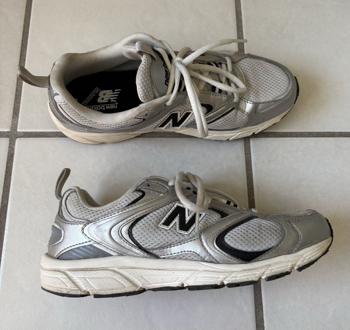 New Balance Scarpe da donna: New Balance Silber Damen Grösse 38 – Usato da Zürich venduto da Rpapad 4