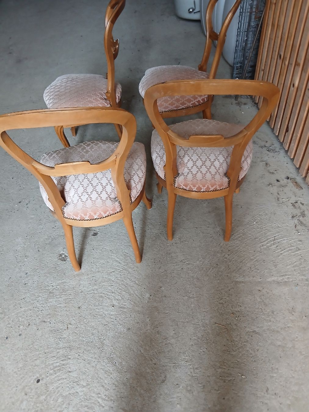 Sedie: 4 CHAISES L.PHILIPPE EN PARFAITE ÉTAT TRÈS STABLE  – Usato da Neuchatel venduto da NNeuchatel 4