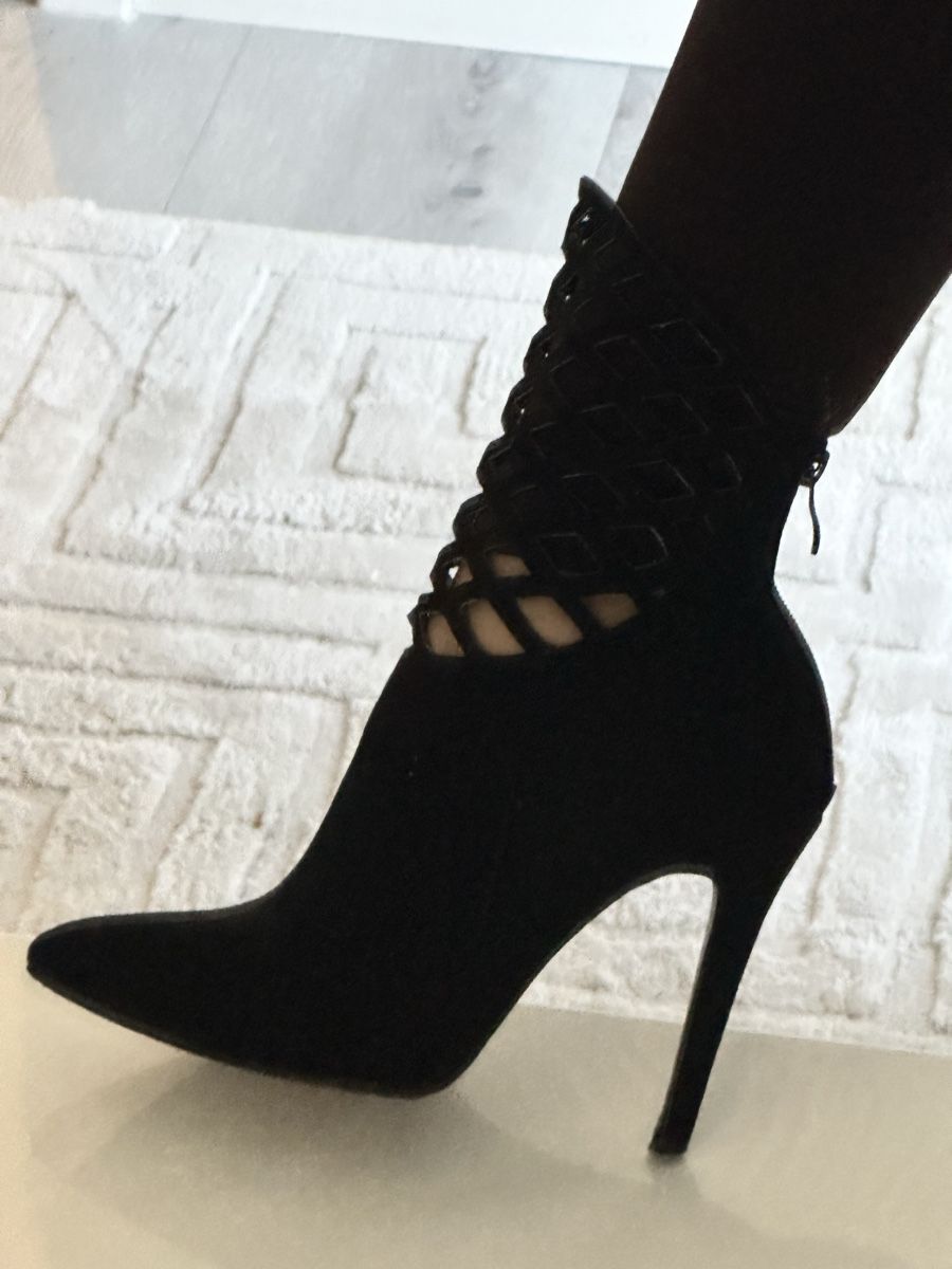 Scarpe da donna: Schwarze Wildleder-Stiefeletten, Grösse 38 – Usato da Frick venduto da Soleil4658