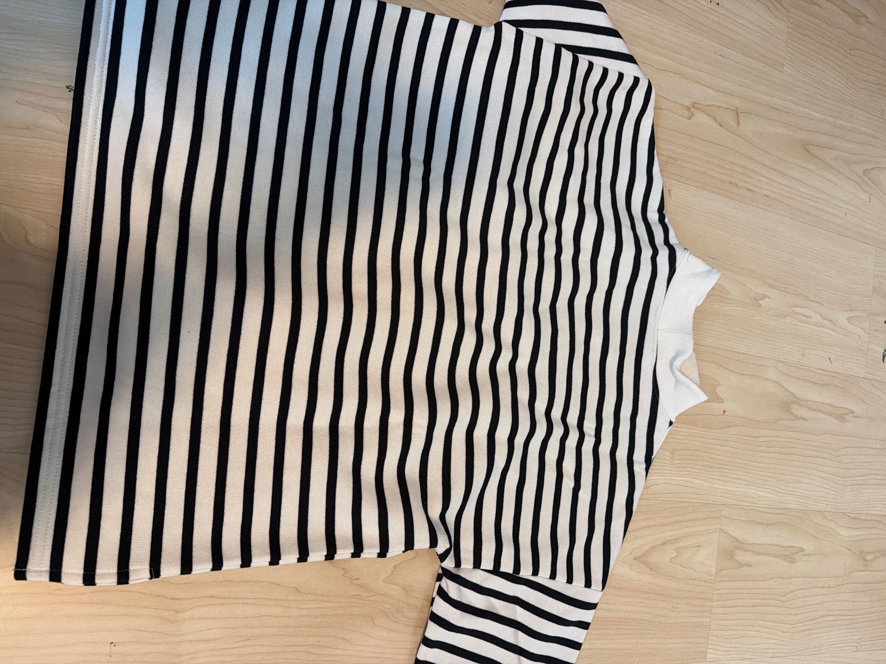 Zara Pulls & Sweat-shirts: Gestreifter Pullover mit Reissverschluss Zara – Neuf (Voir description) à Hettlingen par blu_tb6z 5