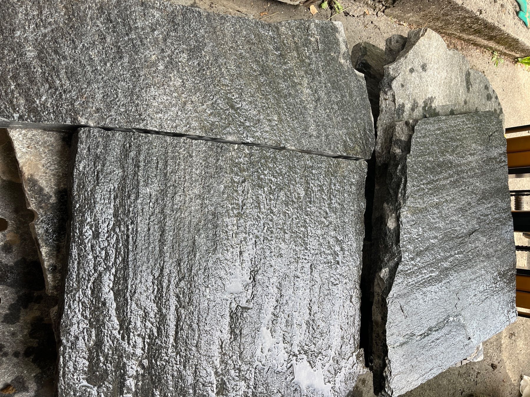 Bodenbeläge: Calanca Gneis – Gebraucht aus Winterthur von rys_n92p