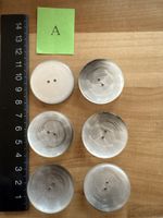 6 grosse Knöpfe