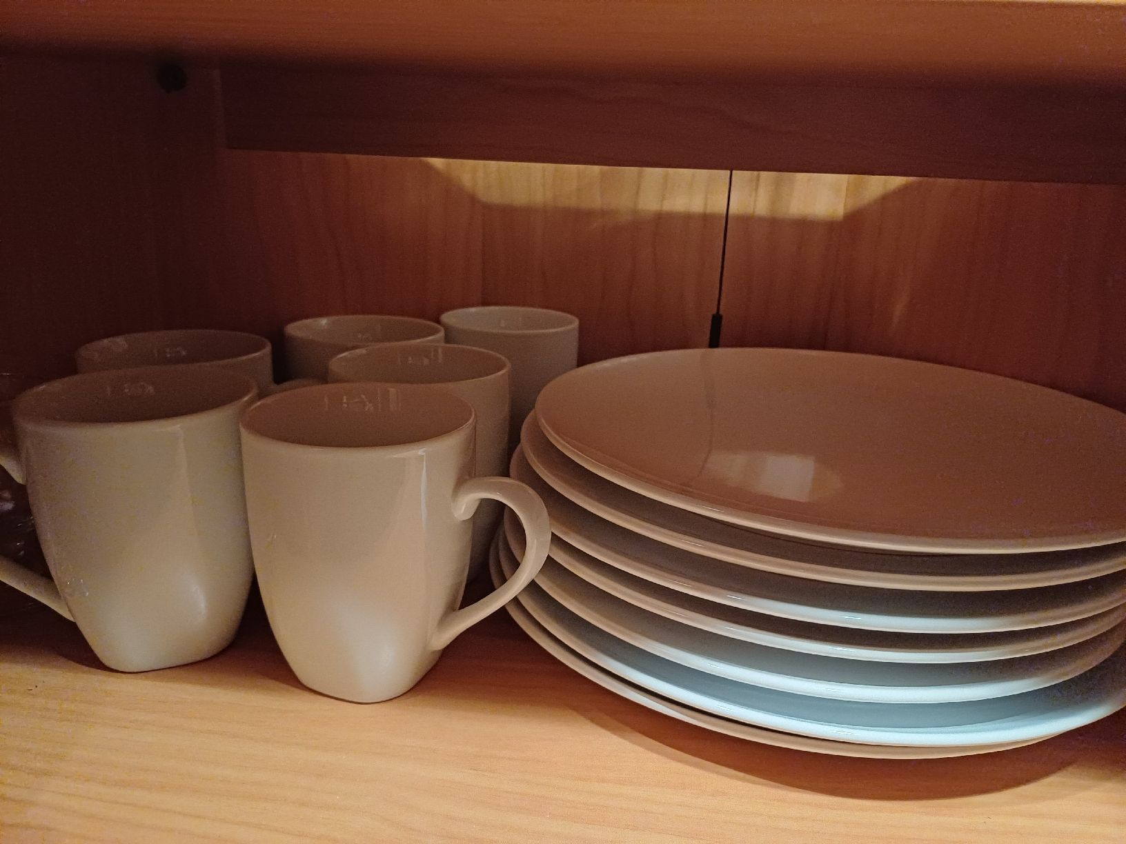 Ikea Set di piatti: IKEA Geschirrset – Usato da Windlach venduto da lanuj 2
