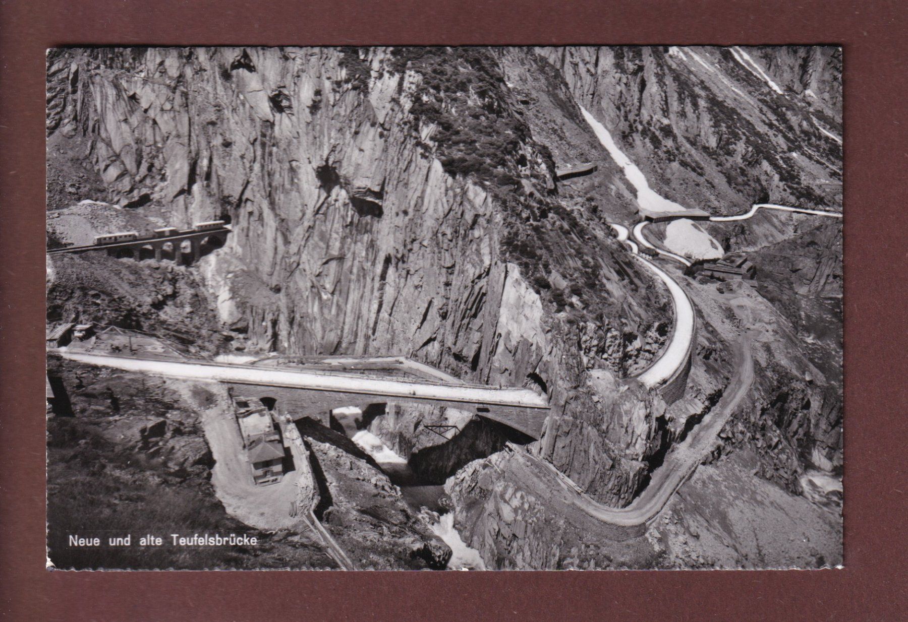 Cartoline postali: Neue und alte TEUFELSBRÜCKE – Usato da Pully venduto da nicecards