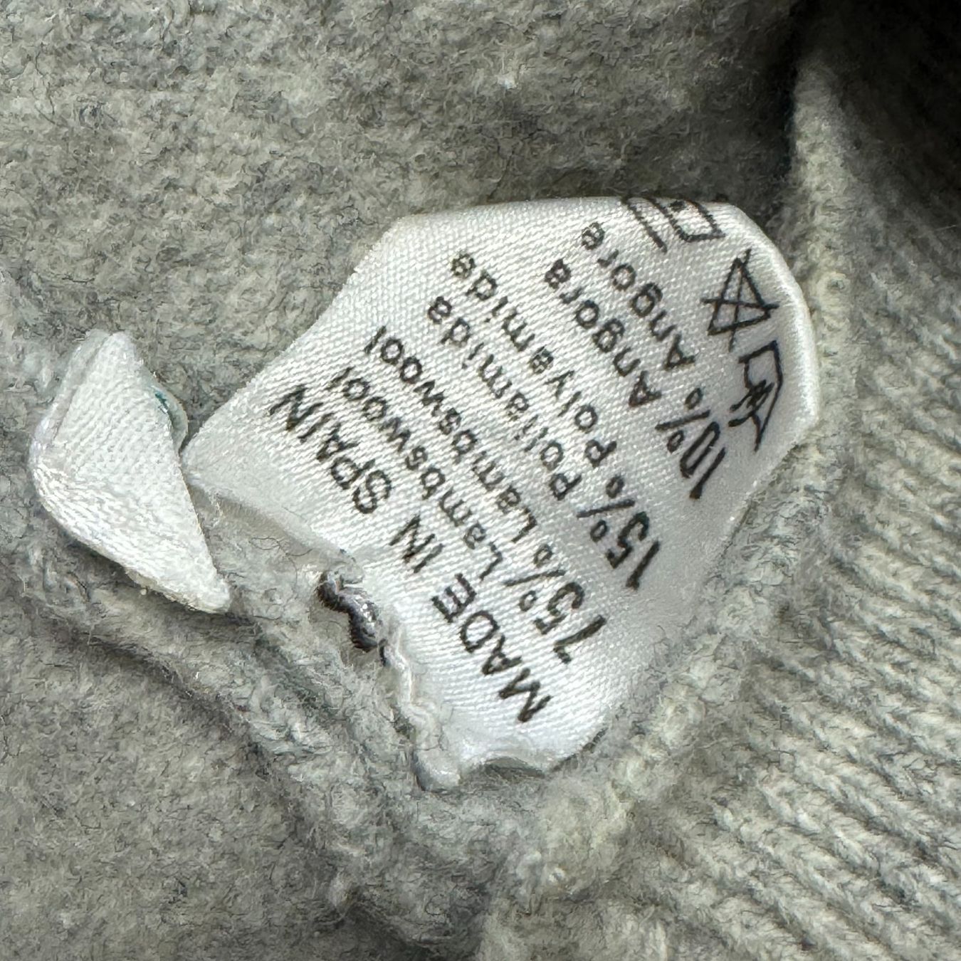 Lacoste Maglioni & Felpe: Lacoste vintage grey turtleneck lambswool sweater pullver – Usato da St. Gallen venduto da sourced_limited 4